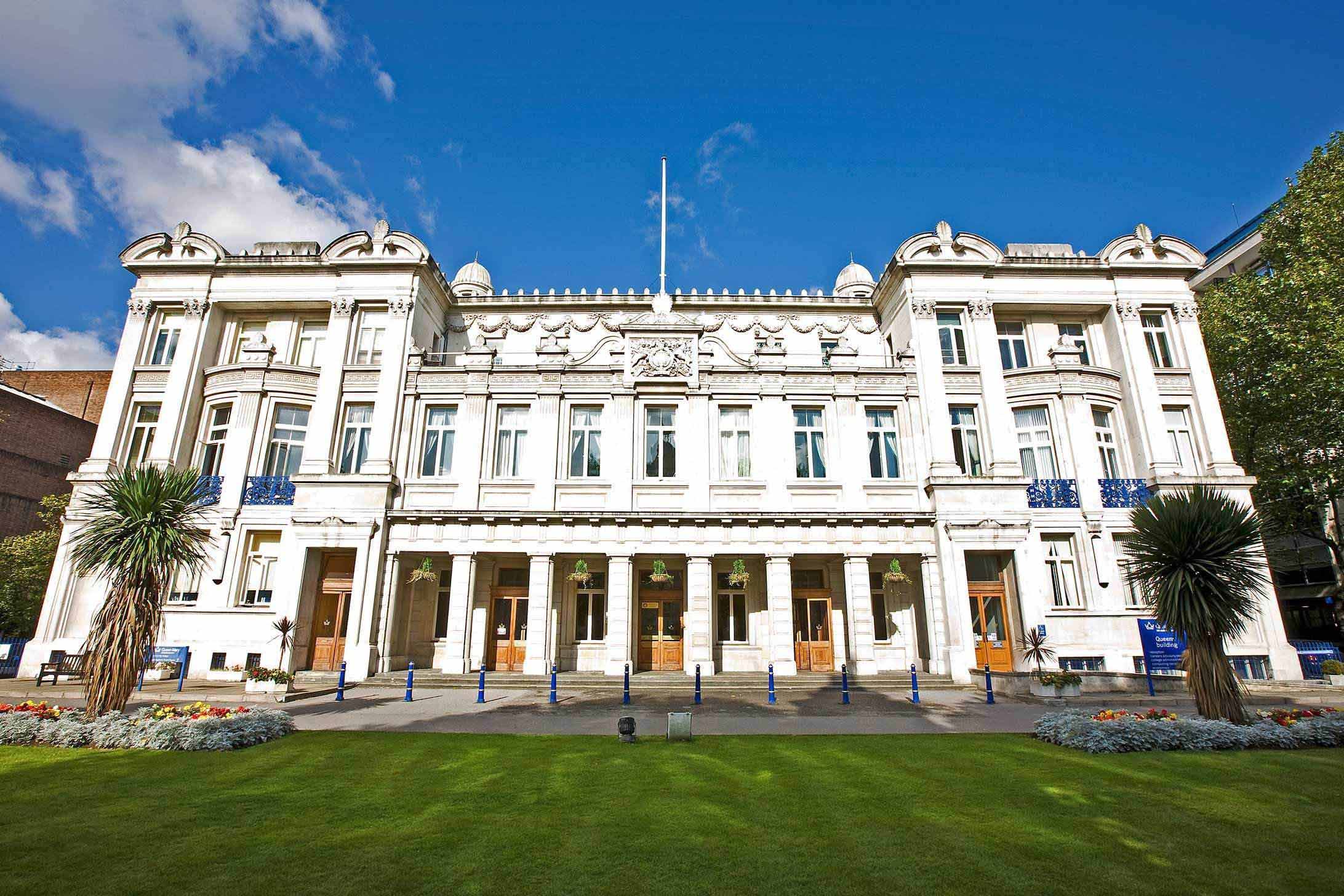 英国哪些大学的医学专业好？这7所大学医学专业就业率接近100%